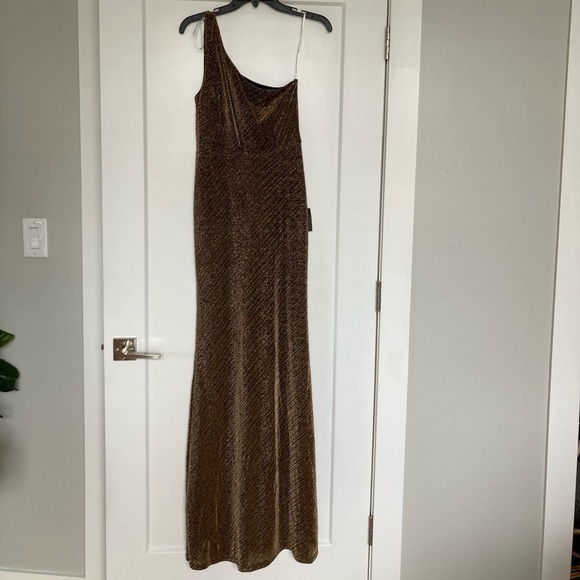 Lulu’s one shoulder dress - Picture 2 of 5